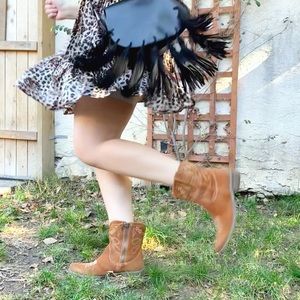 Cowgirl booties brown stitched detail